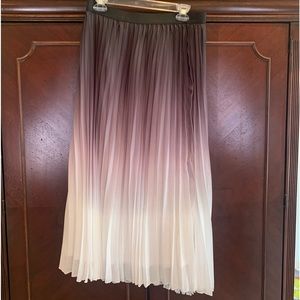 Skirt, pleated, elastic waist